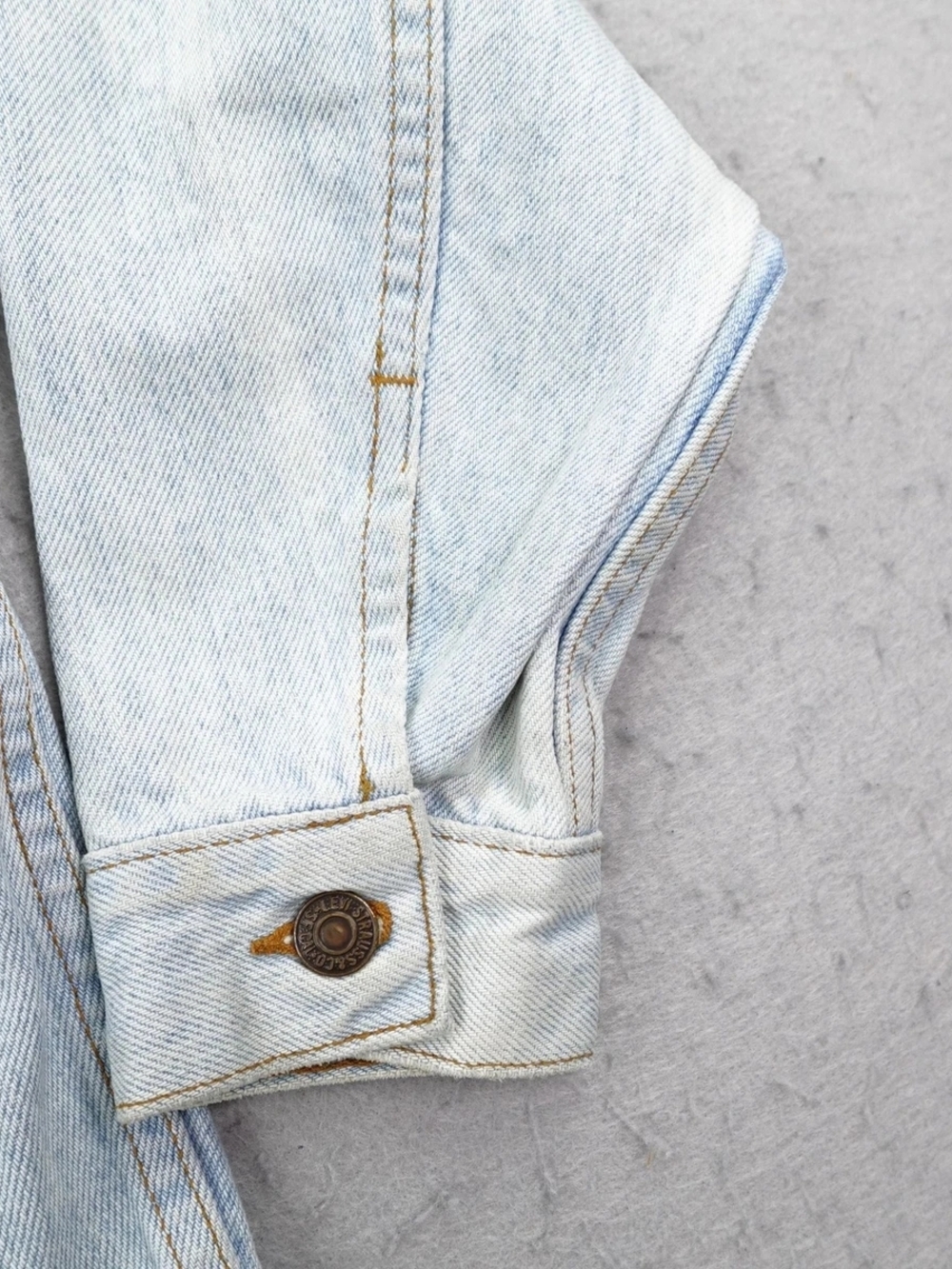 Levi's Men's Light Wash Denim Trucker Jacket - Light Blue - Picture 5 of 5